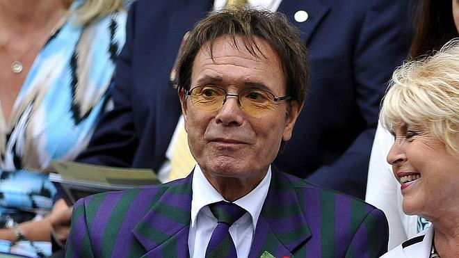 El músico Cliff Richard, acusado de un delito por abusos sexuales a menores de edad