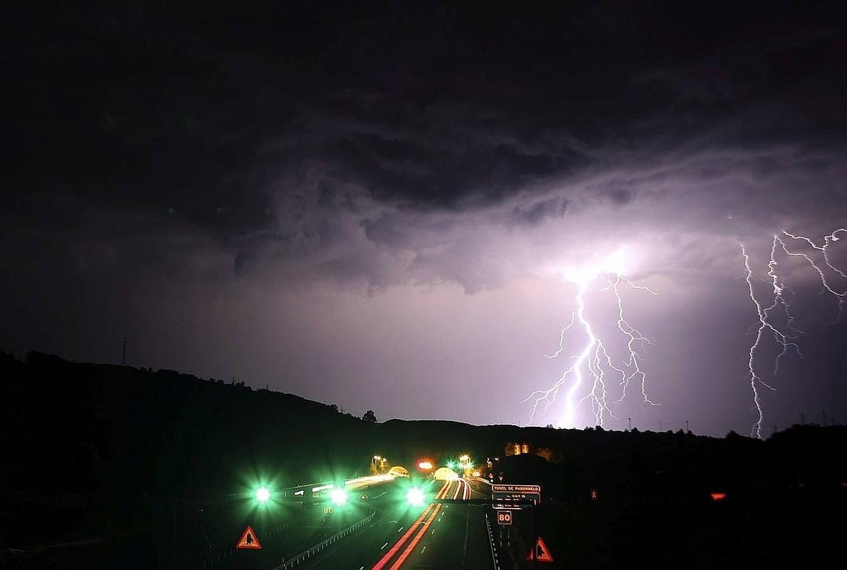 Increíble tormenta eléctrica en Zamora