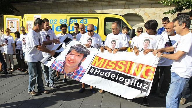 Los amigos de Hodei, indignados por la libertad bajo fianza de los dos encarcelados