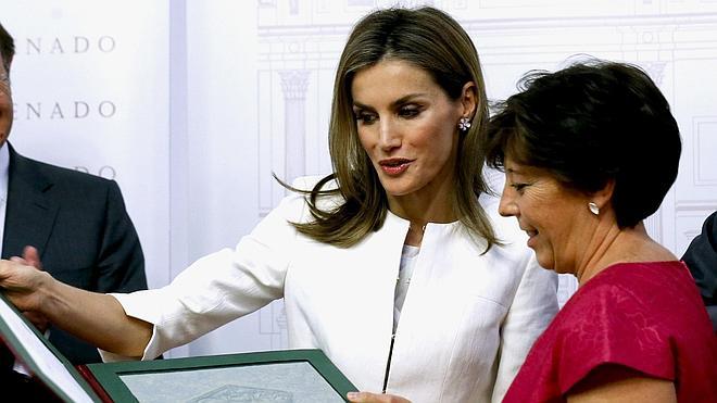 Doña Letizia presidirá el miércoles en San Sebastián un acto en el que se premiará a Azkuna