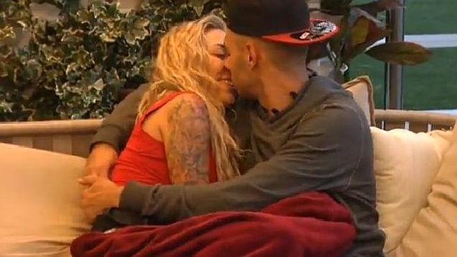 El primer beso de GH 15