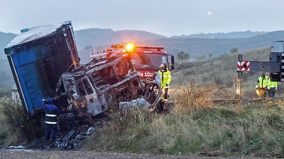 Muere un joven residente en Llodio, su abuela y su tía en un accidente de tráfico en Navarra