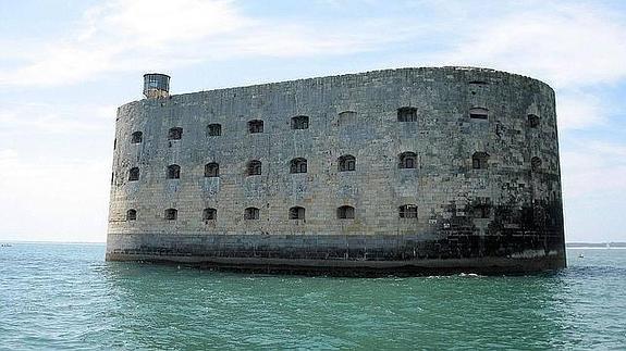 Castillos en medio del mar