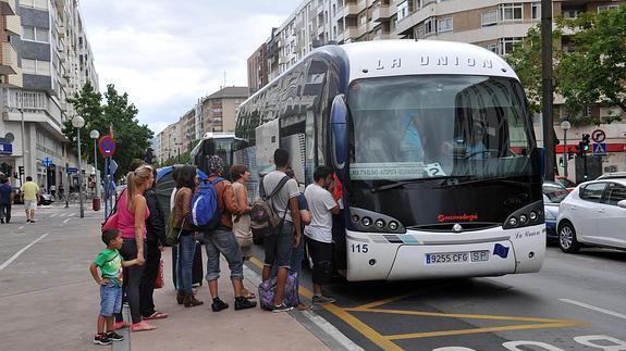El Ayuntamiento no ve "razonable" mantener las paradas intermedias del bus Vitoria-Bilbao