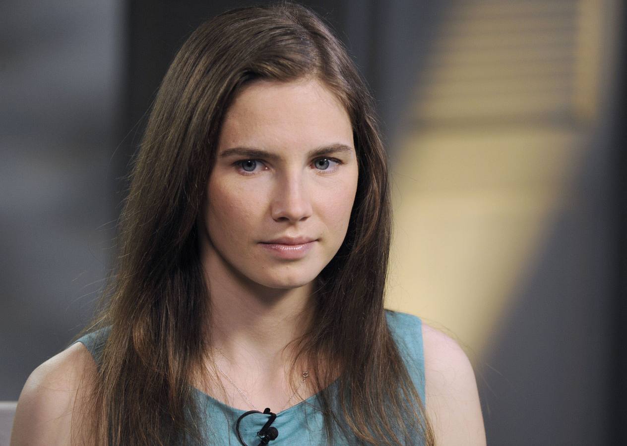 Amanda Knox, condenada a 28 años por asesinato, se mete a reportera