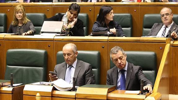 El Parlamento vasco crea el Instituto de la Memoria con el apoyo del PNV y el PSE