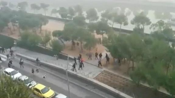 Muere un aficionado gallego tras una batalla entre radicales del Frente Atlético y de los Riazor Blues