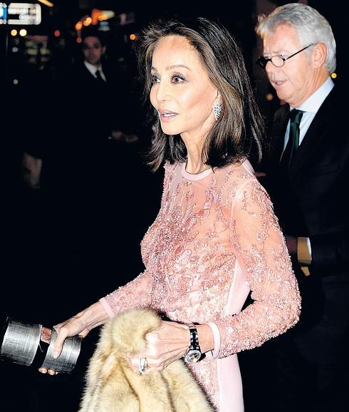 Isabel Preysler vuelve a sonreír... en el ‘photocall’