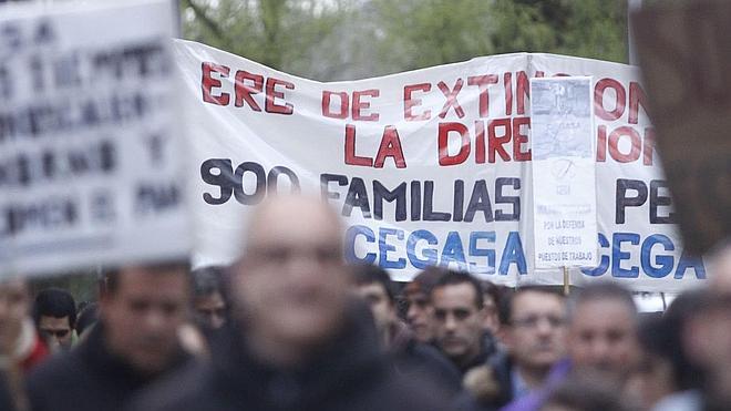 Los 320 despedidos de Cegasa denuncian que «se van sin indemnización»