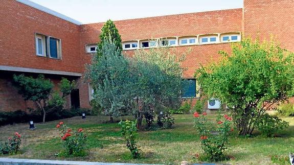 SATSE denuncia que 9 enfermeras atienden a 110 ancianos de 'Los Manitos'