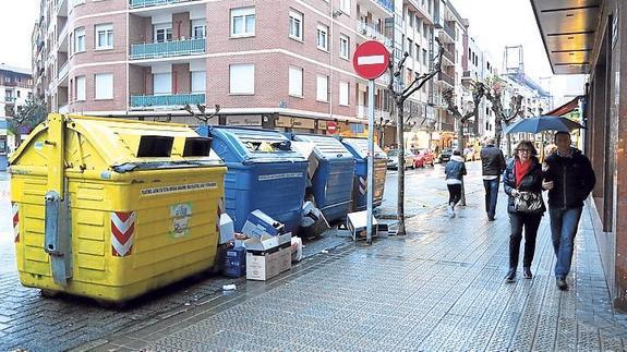 Sindicatos y oposición denuncian recortes en el servicio de basuras de Getxo