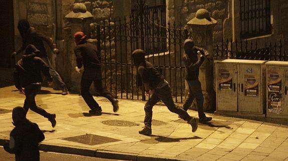 El PSE pide al Parlamento vasco que condene los incidentes del 3 de Marzo en Vitoria