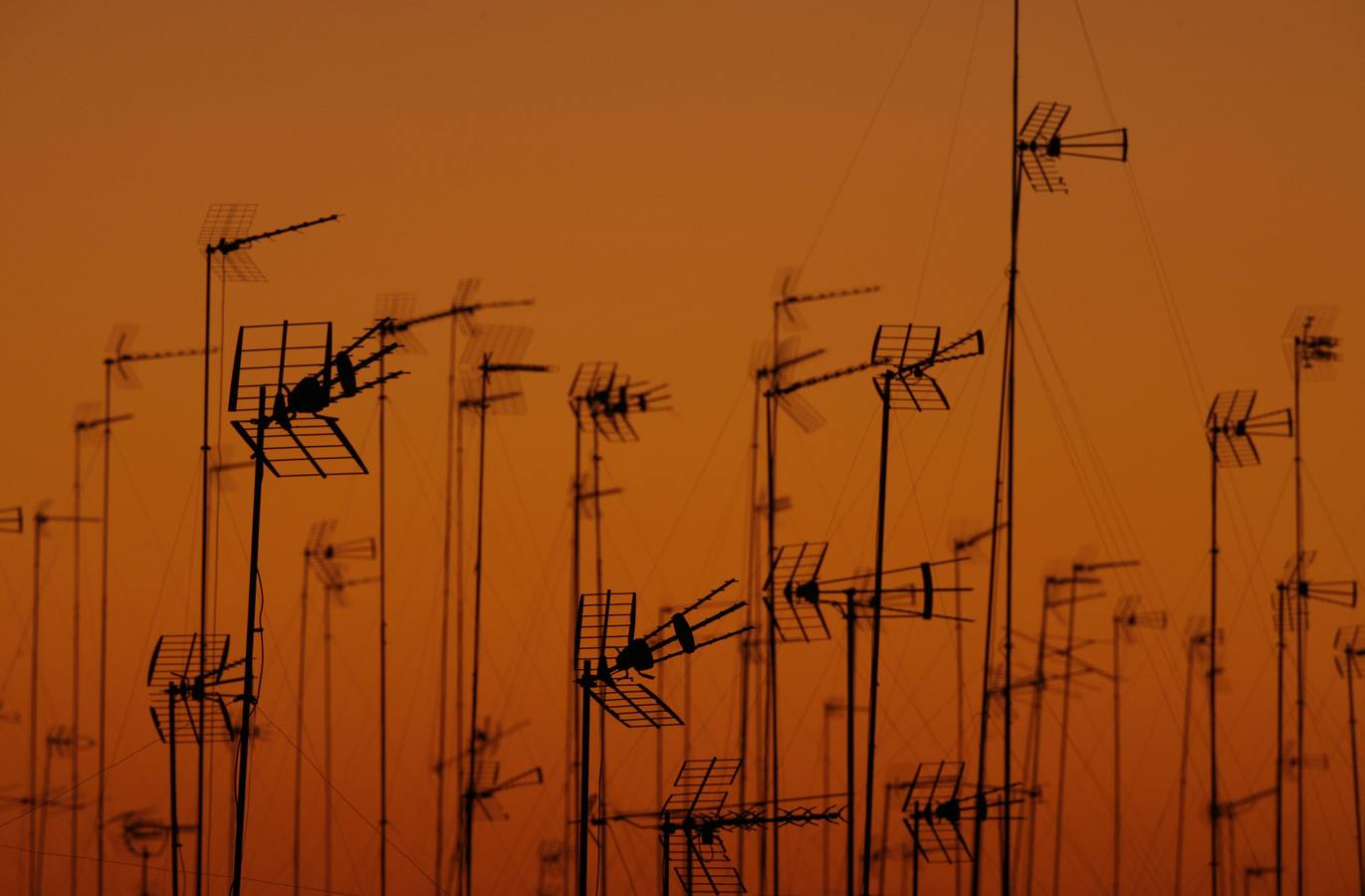 Industria descarta una nueva prórroga para el 'apagón' de los antiguos canales de TDT