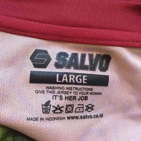 Una firma deportiva 'recuerda' en las etiquetas que ropa es trabajo de la mujer | El Correo
