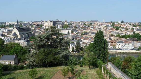 Poitiers, un paseo desde la Edad Media a Futuroscope