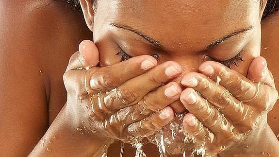 Barriga Rancio Explosivos Cuatro errores que cometes al lavarte la cara | El Correo