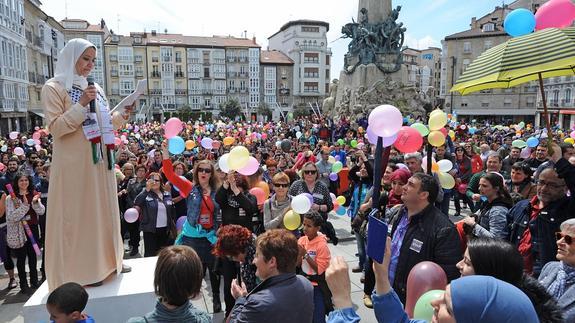 El Ayuntamiento felicita a los participantes de la fiesta de Gora Gasteiz