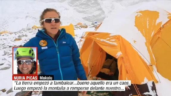 Supervivientes españoles en el Everest: "Hay mucho miedo a las réplicas. Cruzamos los dedos"