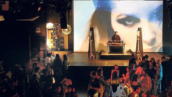 La batalla contra el ruido de los vecinos acaba con la sala de fiestas del Campos Elíseos