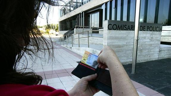 Ya se puede pedir cita previa para el DNI y Pasaporte en el teléfono 060
