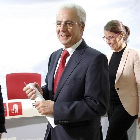 Totorika se compromete a impulsar la Línea 5 del metro