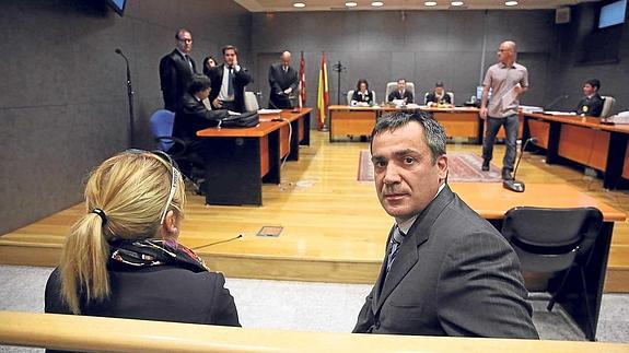 Jabyer Fernández ingresa en prisión para cumplir una pena de tres años por el 'caso Iurbenor'