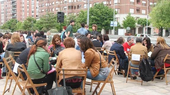 175 mintzalagun "lotsarik gabe"