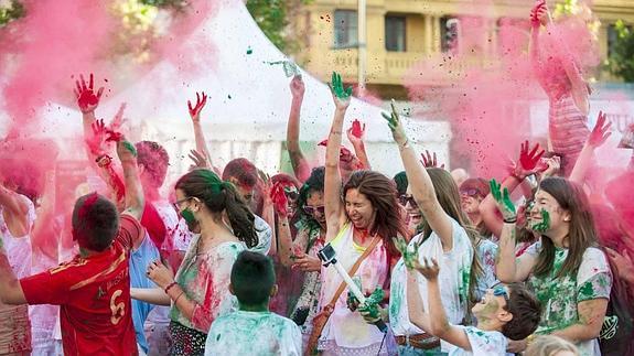 Pablo Alborán en el Bilbao Arena y fiesta Holi en Barakaldo