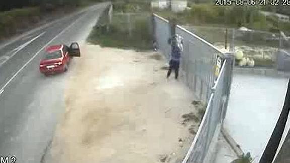 El inhumano abandono de un perro en Pontevedra