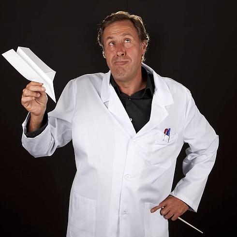 Sinacio ironiza en Bilbao sobre el momento en el que los hombres hallaron a las mujeres