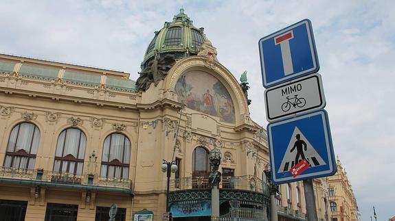 Las bicicletas toman Praga