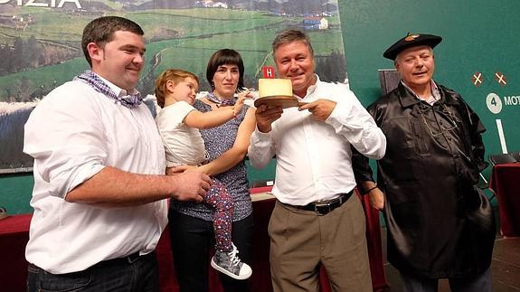 7.600 euros por medio queso de Zeanuri