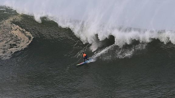 La prueba de Getxo vuelve a formar parte del Circuito Mundial de olas grandes