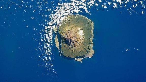 La isla habitada más remota del mundo busca profesores