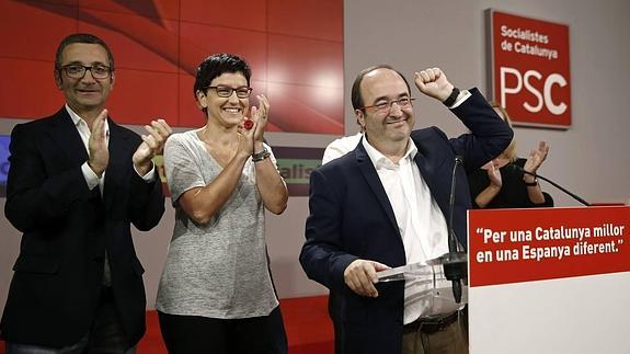 Iceta pide a Mas que gobierne "desde el respeto a la ley"