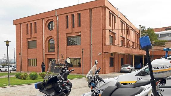 Dos policías de Calahorra se enfrentan a 18 años de cárcel por detención ilegal