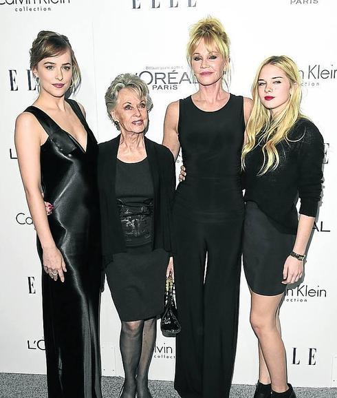 Tippi Hedren presume de hija y de nietas