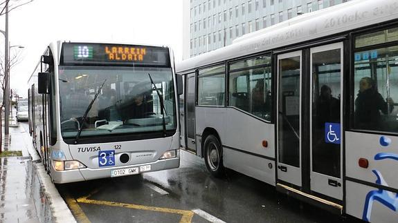 Urtaran no logra subir el precio de los autobuses urbanos