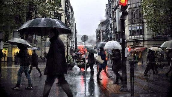 Además de lluvia, una tarde de fuertes rachas de viento