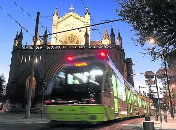 El tranvía viaja a oscuras