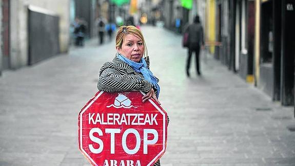 Mari Luz lucha para no quedarse en la calle con sus tres hijos