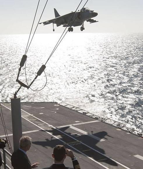 Por cinco millones de euros el portaviones 'Príncipe de Asturias' puede ser suyo