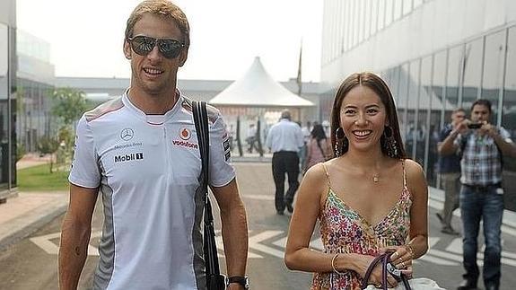 Jenson Button y Jessica Michibata se separan tras un año de casados