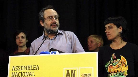 El líder de la CUP renuncia a su acta de diputado tras el rechazo de su partido a Mas