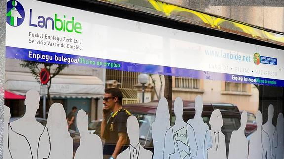 El paro bajó en casi 16.000 personas en 2015 en Euskadi tras el buen comportamiento de diciembre