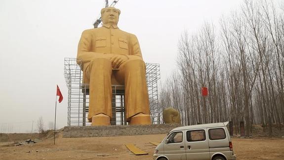 La estatua de 37 metros de Mao será derribada por no tener permisos