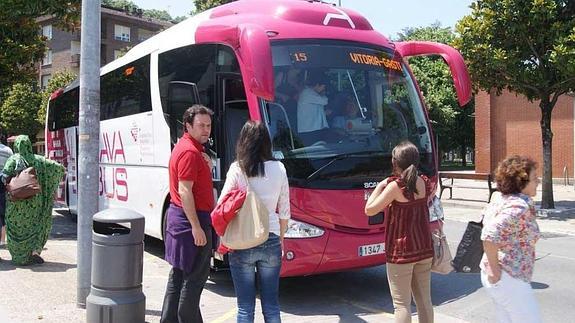 La Diputación ajusta los horarios de autobuses en Ayala y Rioja Alavesa