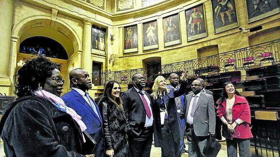 Visita del presidente del Parlamento del Congo a la casa de juntas de Gernika