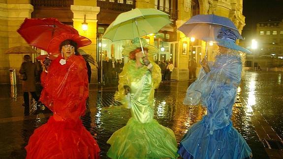 Otros carnavales con paraguas