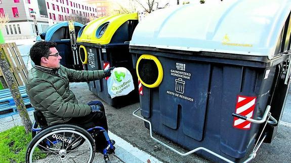 Los nuevos contenedores accesibles mantienen las barreras